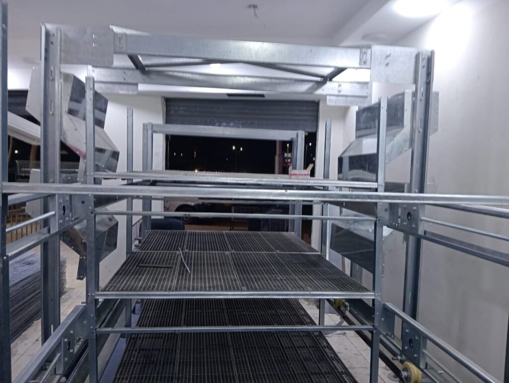 أفضل أنواع مستلزمات بطاريات الدواجن الأوتوماتيكية لعام 2025