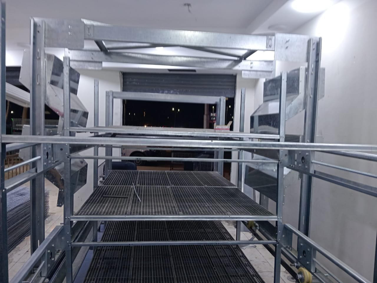 أفضل أنواع مستلزمات بطاريات الدواجن الأوتوماتيكية لعام 2025